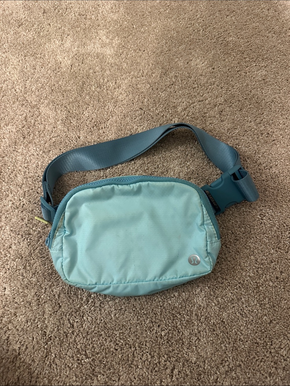 lululemon athletica Aqua Waist Pack with Teal Strap